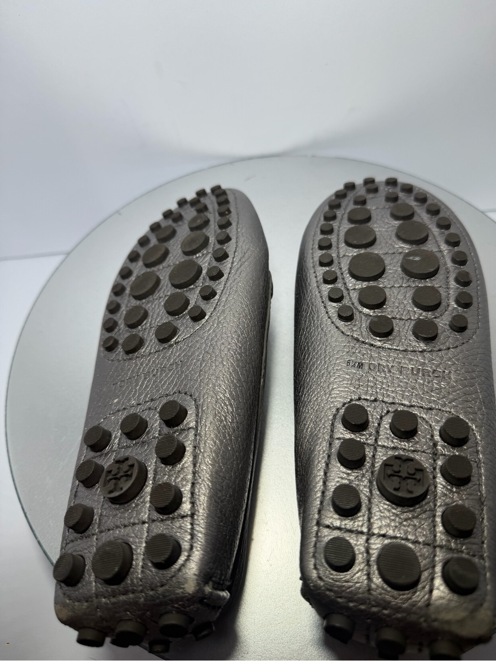Tory Burch Pewter Leather Logo Bit Loafers size 5.5 Exellent condition - Picture 8 of 10